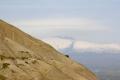 Calanchi di Contrada Valanghe con l'Etna sullo sfondo
