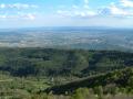 Veduta sul tratto iniziale della Serra d'Ivrea, ove sorge Castel Rubino (Andrate)