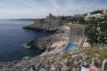 TERME DI SANTA CESAREA A Santa Cesarea Terme, nella scogliera a picco sul mare, si aprono numerose grotte