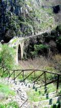Il sentiero delle Ripe con l'antico ponte medioevale (1100 d.c.)